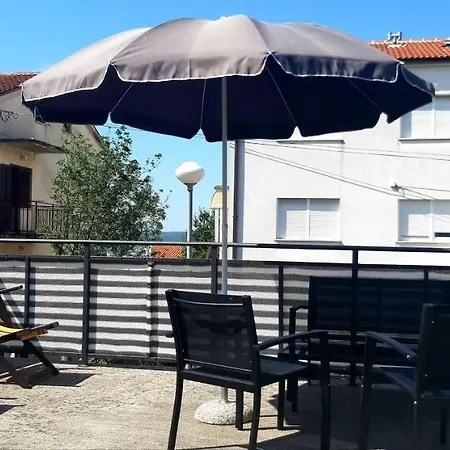 Apartament Zeus *