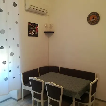 Zeus Apartment